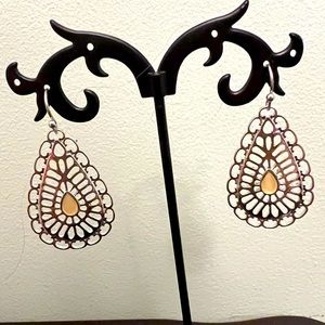 SILVER Toned Dangle Earrings With‎ Pale Yellow Center
